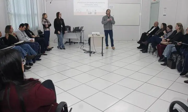 Secretaria de Saúde inicia capacitação de lideranças para aprimorar atendimento nas unidades