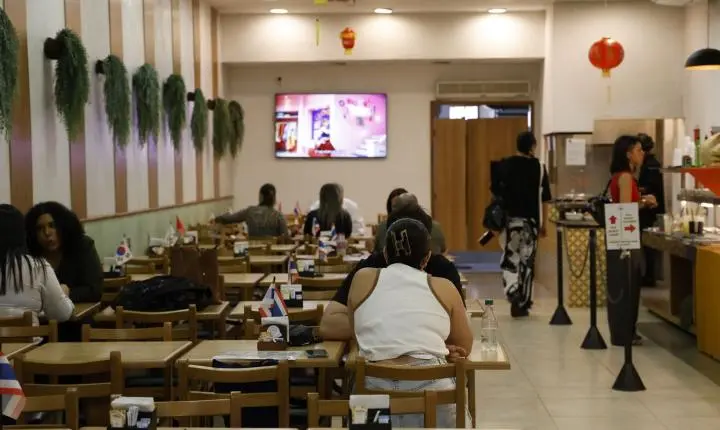 Setor de serviços empregou 15,9 milhões de pessoas com média de 2,2 salários