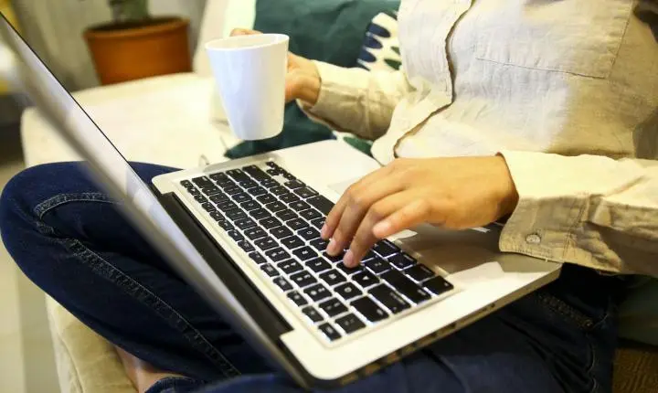 A maioria dos brasileiros teme comprar remédios pela internet, revela pesquisa