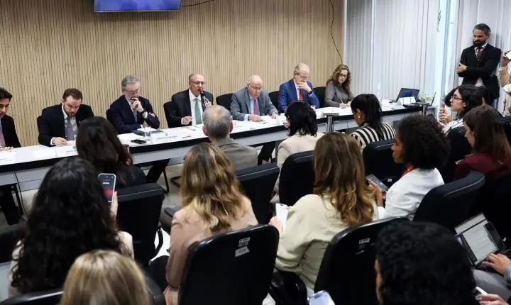 Governo brasileiro anuncia plano de apoio a setores afetados por tarifaço dos EUA