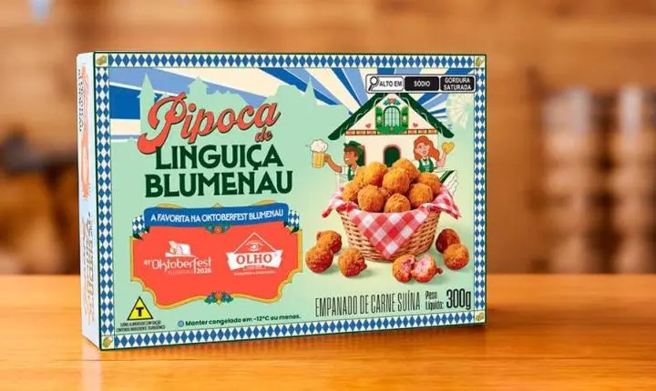 Sucesso na Oktoberfest, pipoca de linguiça Blumenau chega ao varejo como produto licenciado da festa