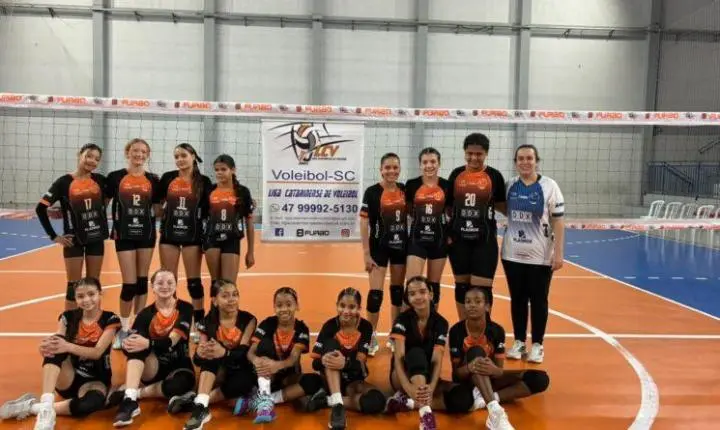 Times de voleibol de Gaspar conquistam dois vice-campeonatos na Copa Furbo neste sábado (8) 