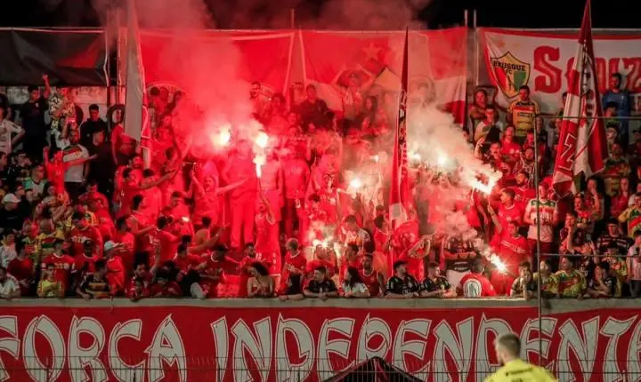 Torcida do Brusque prepara grande recepção e faz arrecadação para compra de fogos e balões visando jogo do acesso