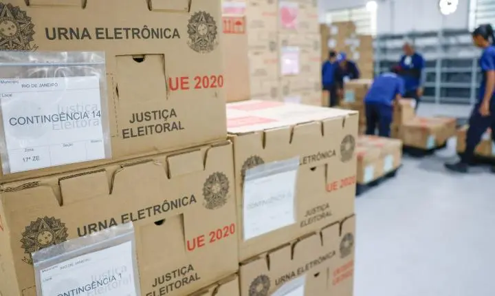 Tribunais distribuem urnas eletrônicas na véspera da votação