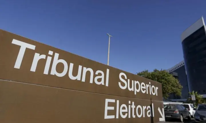 TSE retoma votação que pode anular mandato do governador de Roraima