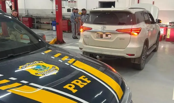 Veículo furtado no Rio Grande do Sul e que circulava clonado é recuperado na BR-470