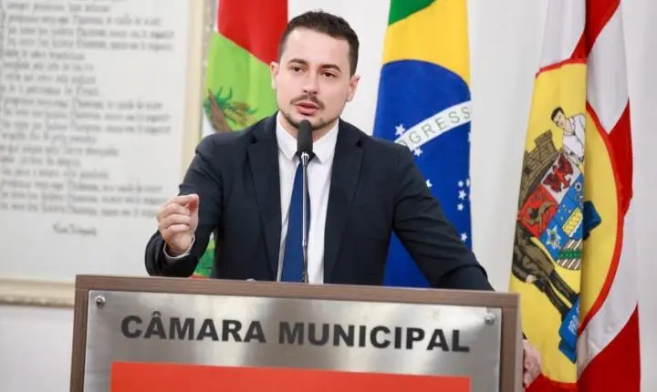 Vereador Jean Volpato protocola pedido de CPI do Macadame fantasma para investigar pagamentos de macadame em Blumenau