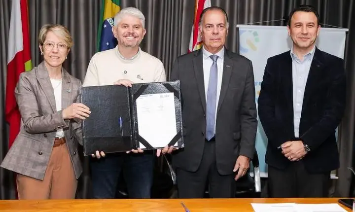   Você está em: Governo >> Secretaria de Desenvolvimento Econômico, Inovação, Parcerias e Empreendedorismo Blumenau investe R$ 1,2 milhão em qualificação profissional e projetos de cidade inteligente