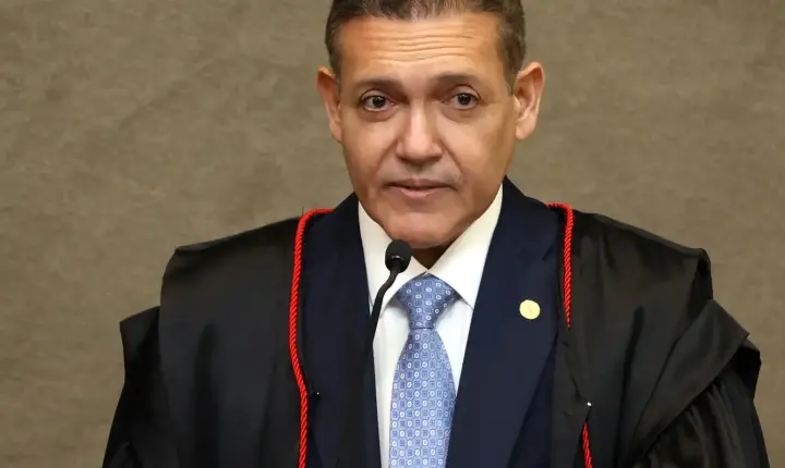 Presidente do TSE faz pronunciamento sobre as eleições neste sábado